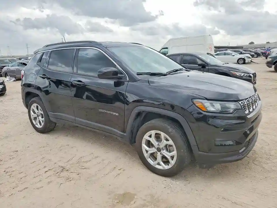 3C4NJDBN5ST526570 2025 JEEP COMPASS-3