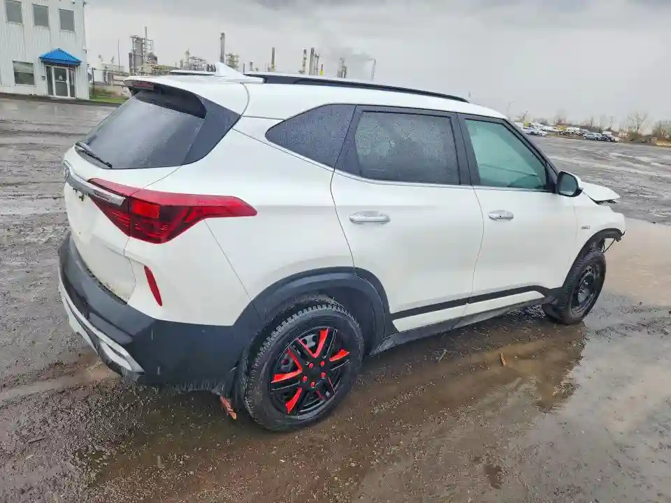 KNDETCA24P7400062 2023 KIA SELTOS-2