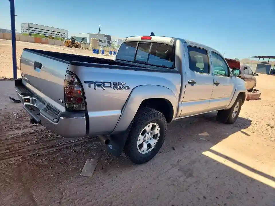 3TMLU4EN2FM170444 2015 TOYOTA TACOMA-2