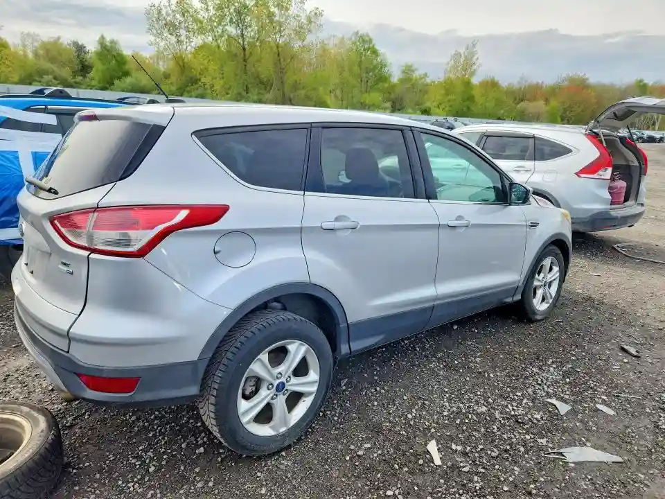 1FMCU9G91FUB20946 2015 FORD ESCAPE-2