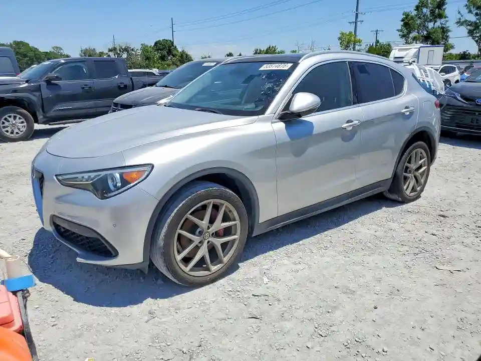 ZASFAKAN4J7B74800 2018 ALFA ROMEO STELVIO-0