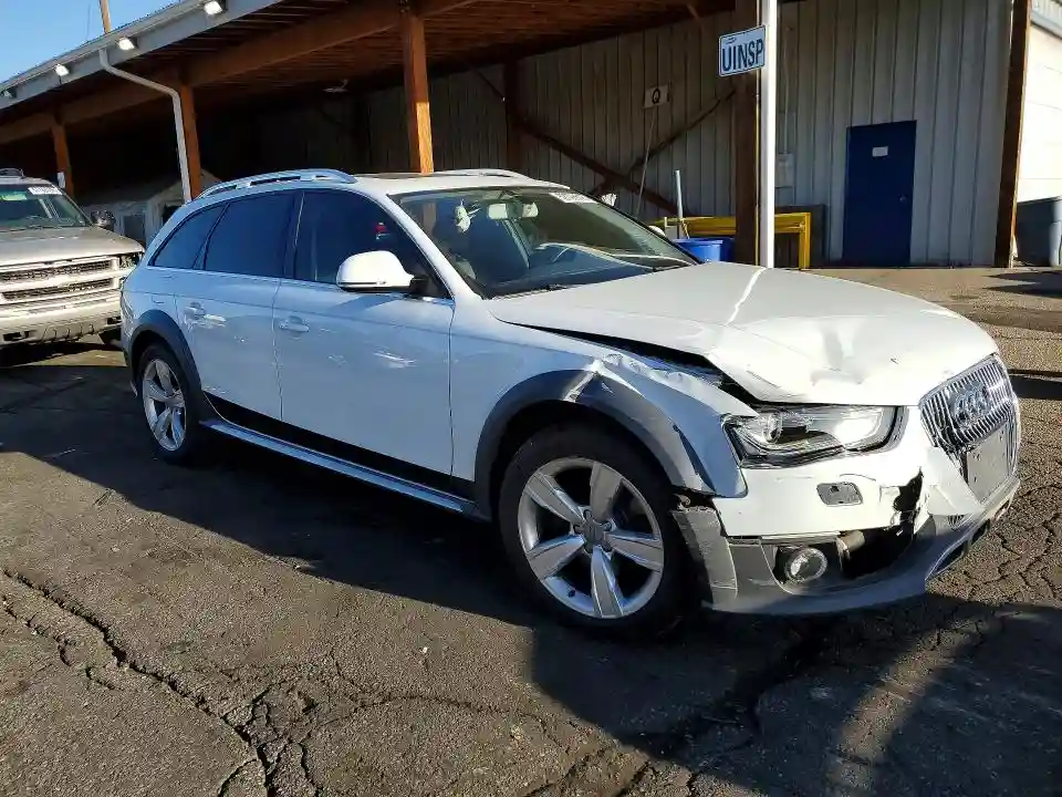 WA1TFAFL6FA118778 2015 AUDI A4-3