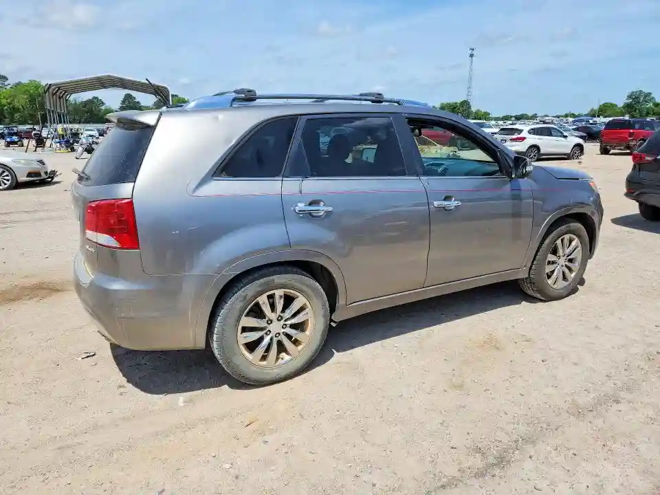 5XYKW4A26CG243325 2012 KIA SORENTO-2