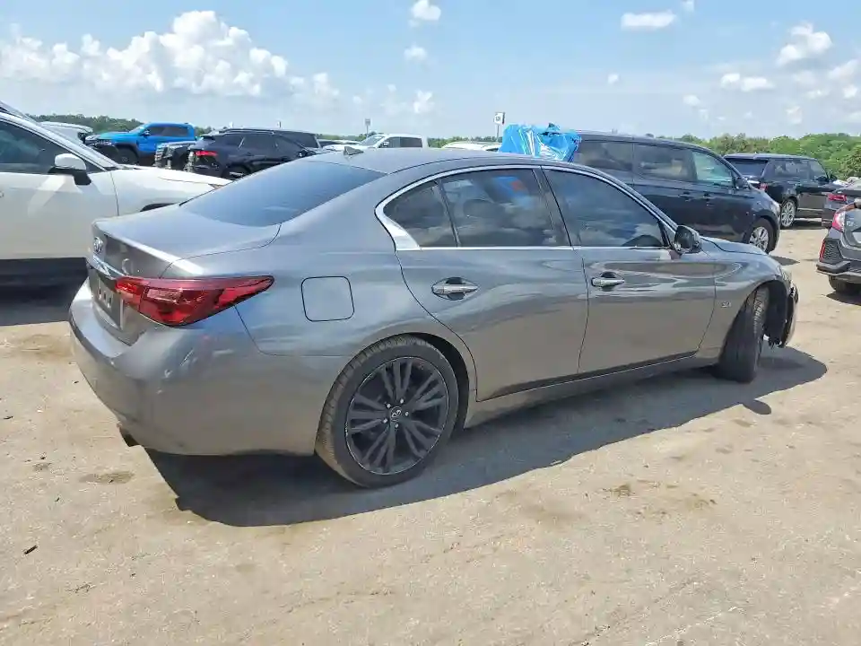 JN1EV7AP1JM366428 2018 INFINITI Q50-2