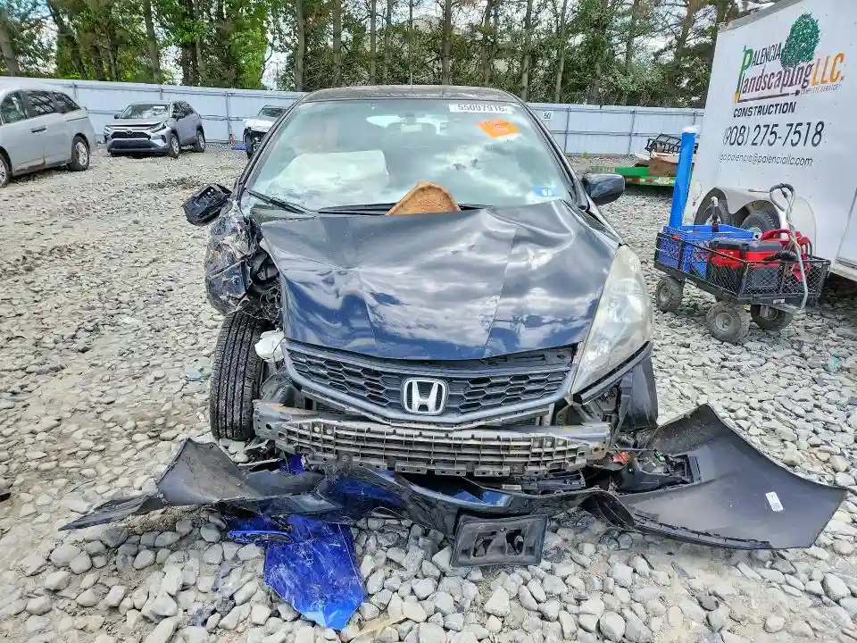 JHMGE8H5XDC067805 2013 HONDA FIT-4