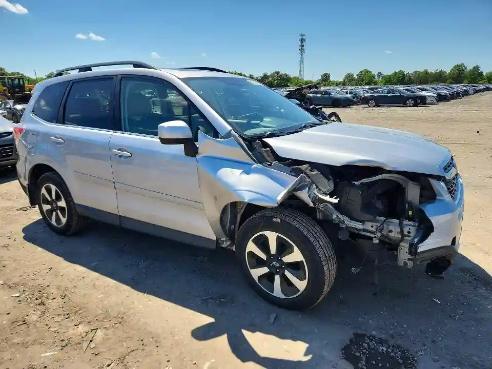 JF2SJAJC4JH500722 2018 SUBARU FORESTER-3