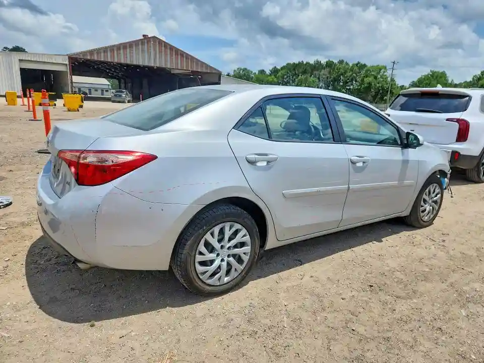 5YFBURHE1HP670644 2017 TOYOTA COROLLA-2