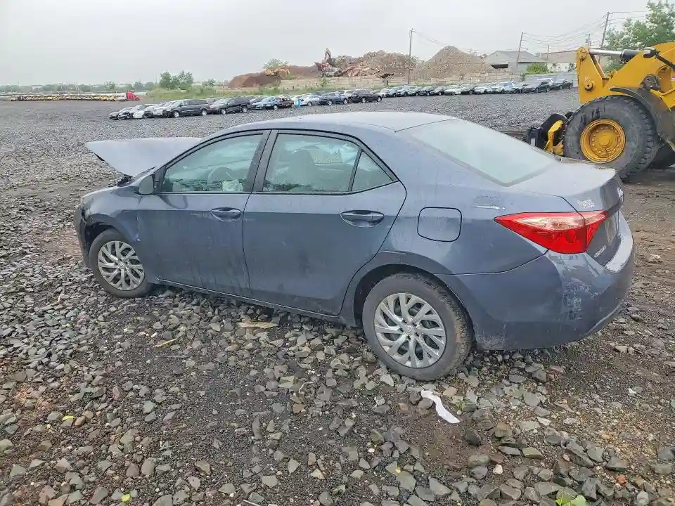 5YFBURHE4JP838976 2018 TOYOTA COROLLA-1