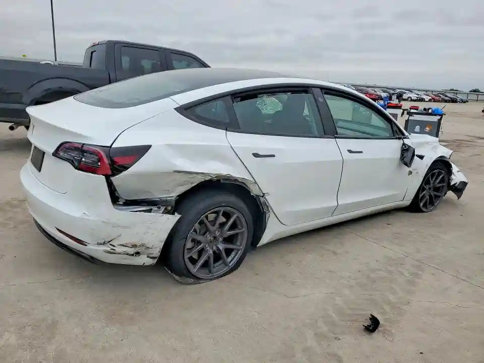 5YJ3E1EA0PF559680 2023 TESLA MODEL 3-2
