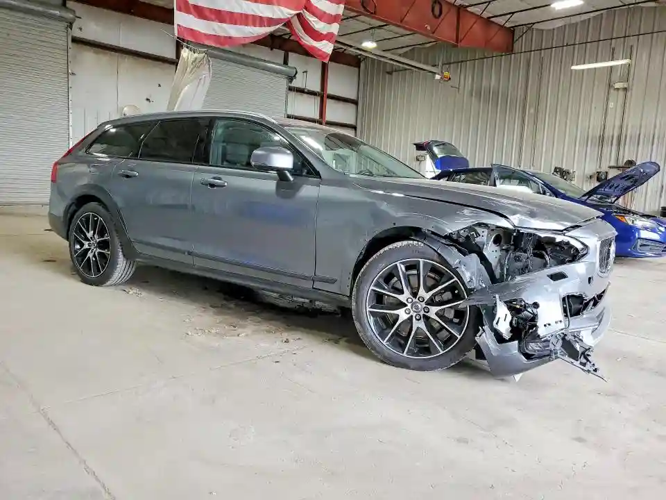 YV4A22NLXJ1022500 2018 VOLVO V90-3
