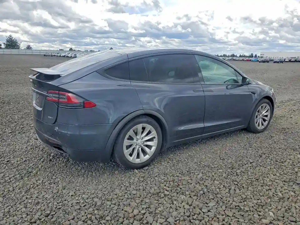 5YJXCBE21JF090385 2018 TESLA MODEL X-2