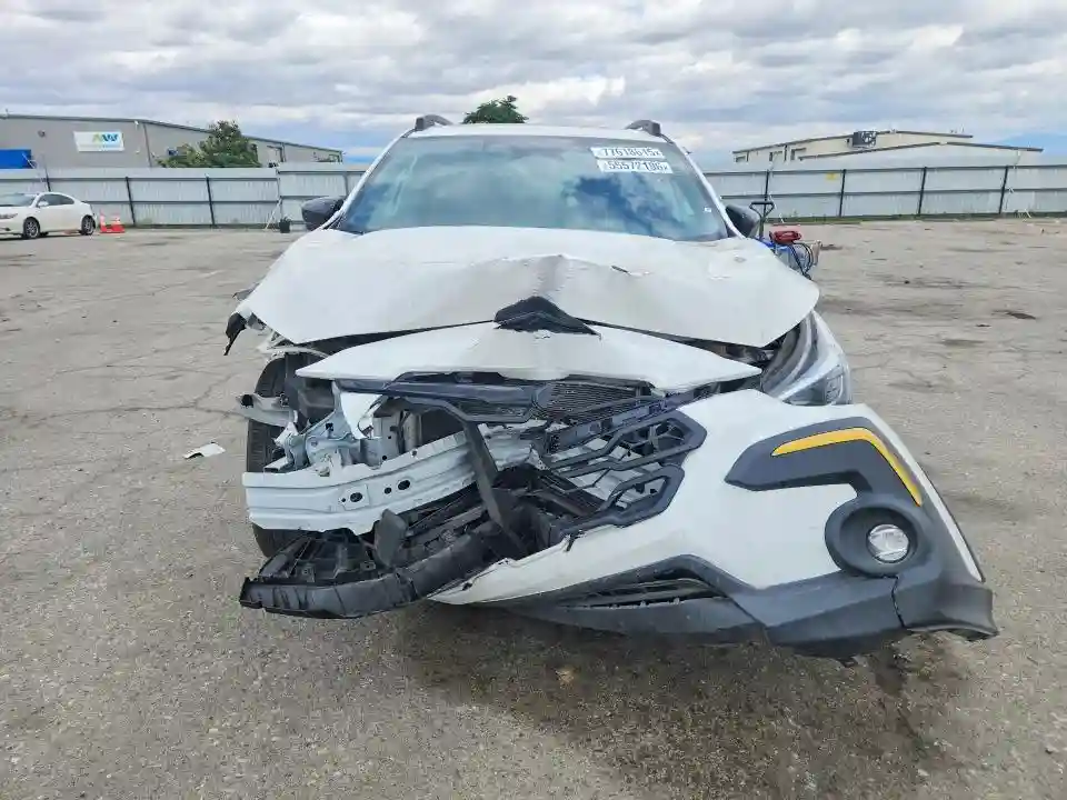 4S4GUHF61R3730617 2024 SUBARU CROSSTREK-4