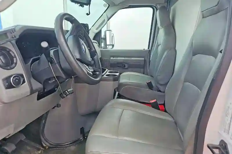 1FDWE3FK8PDD14726 2023 FORD ECONOLINE-4