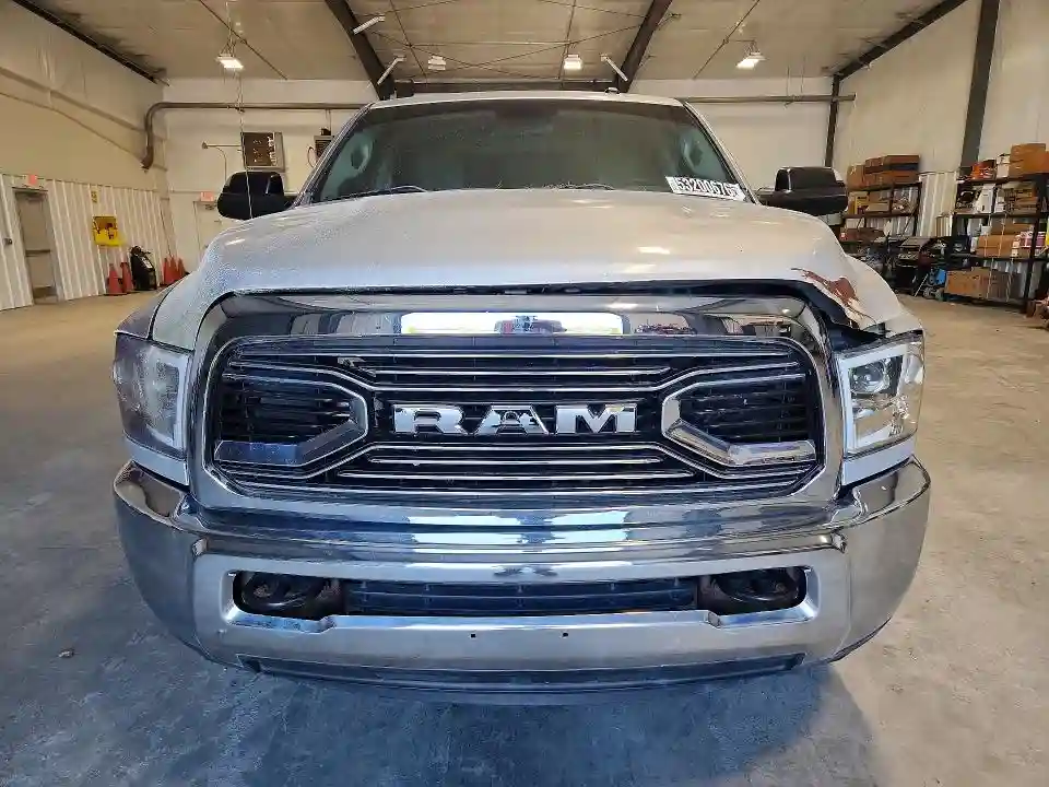 3C63R3CJ8FG590405 2015 RAM 3500-4