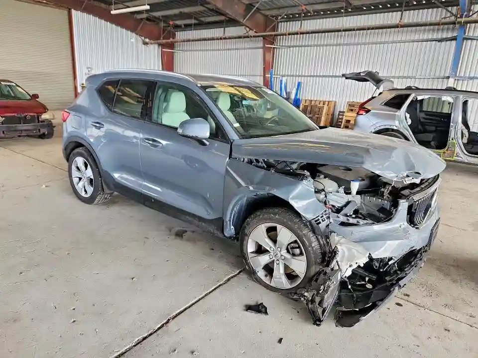 YV4162UK8M2409381 2021 VOLVO XC40-3