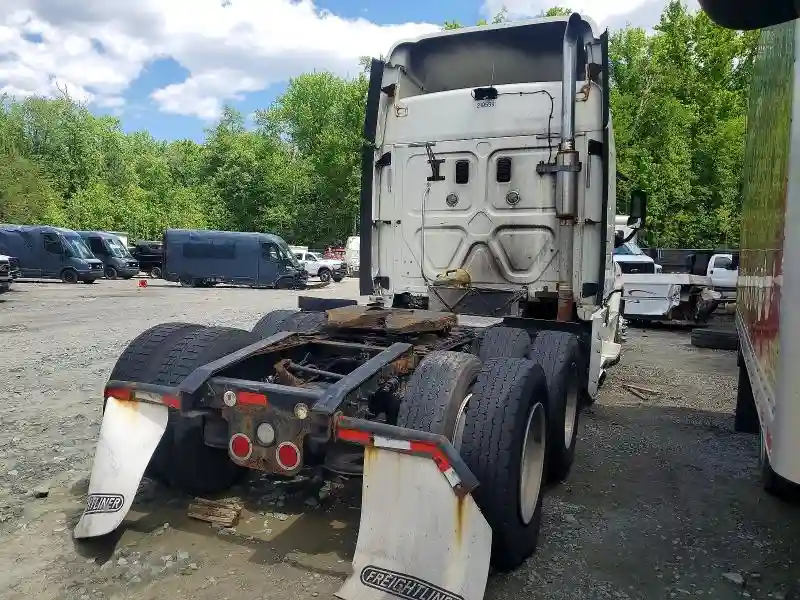 1FUJGLDV7FLGF3740 2015 FREIGHTLINER ALL OTHER-3