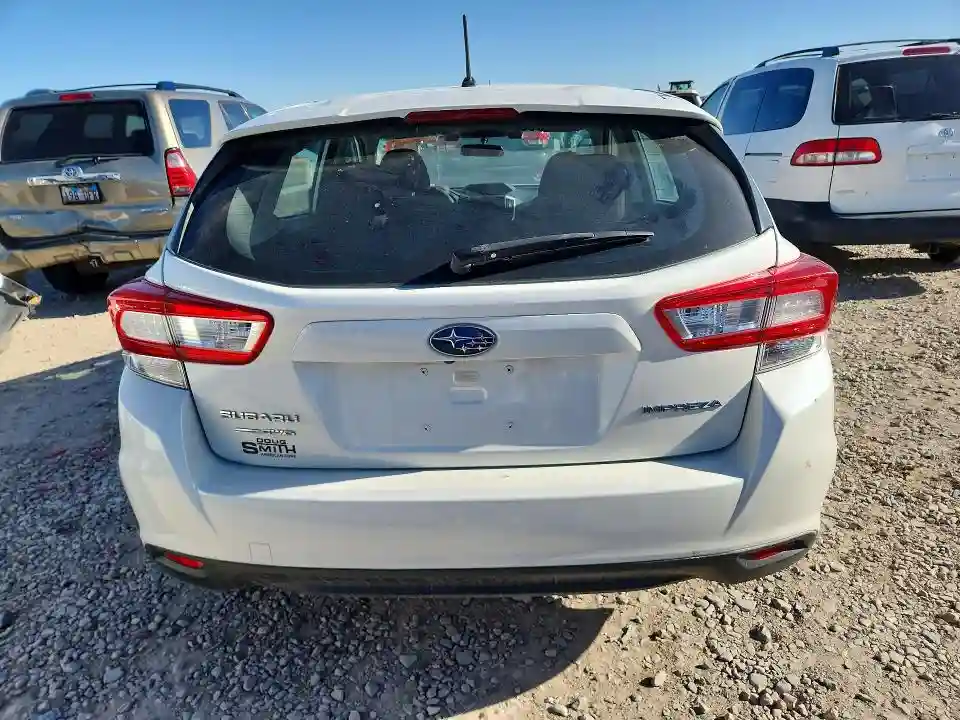 4S3GTAB60K3741098 2019 SUBARU IMPREZA-5