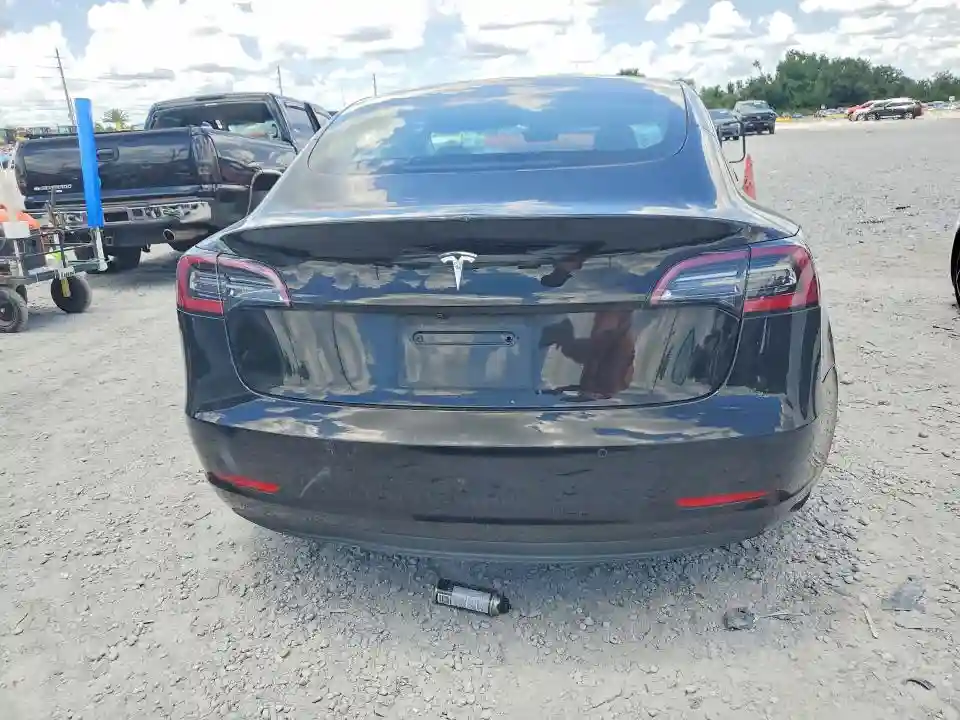 5YJ3E1EA6KF314231 2019 TESLA MODEL 3-5