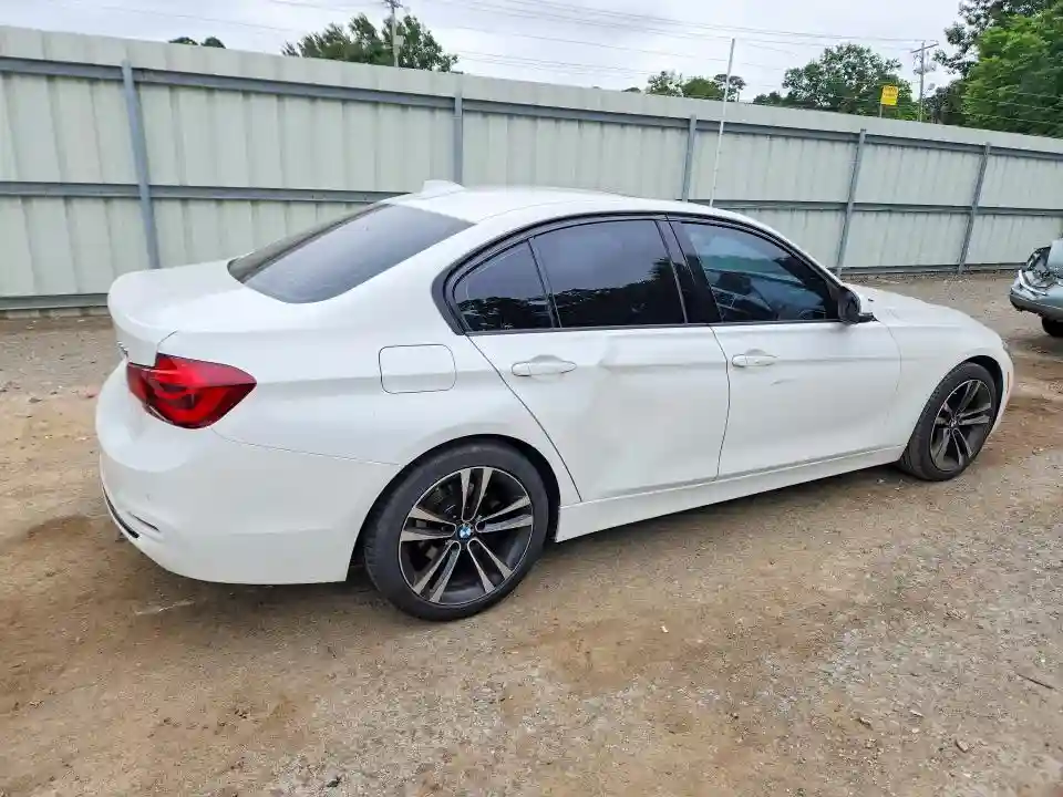 WBA8B9G56JNU98628 2018 BMW 3 SERIES-2