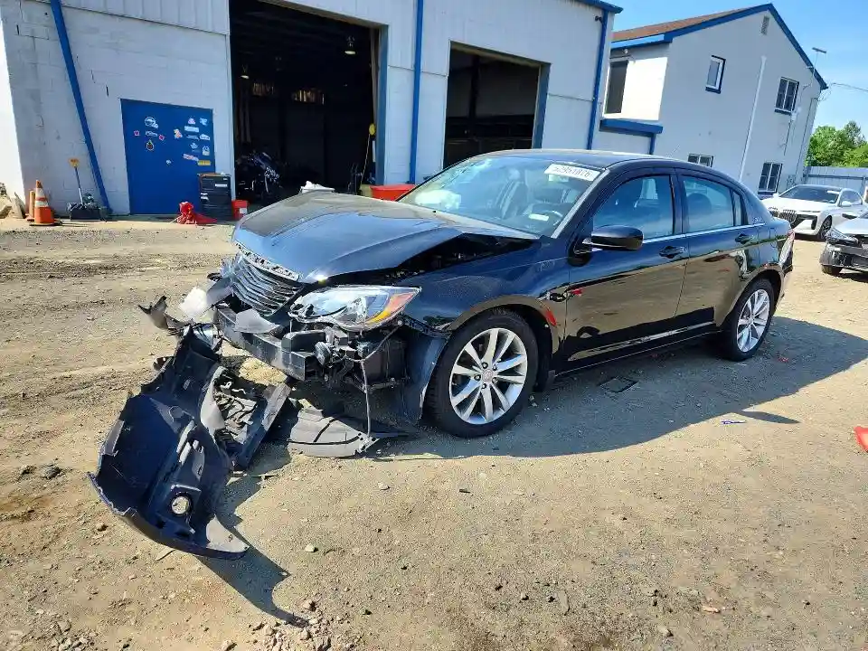 1C3BC8FG2BN612360 2011 CHRYSLER 200-0
