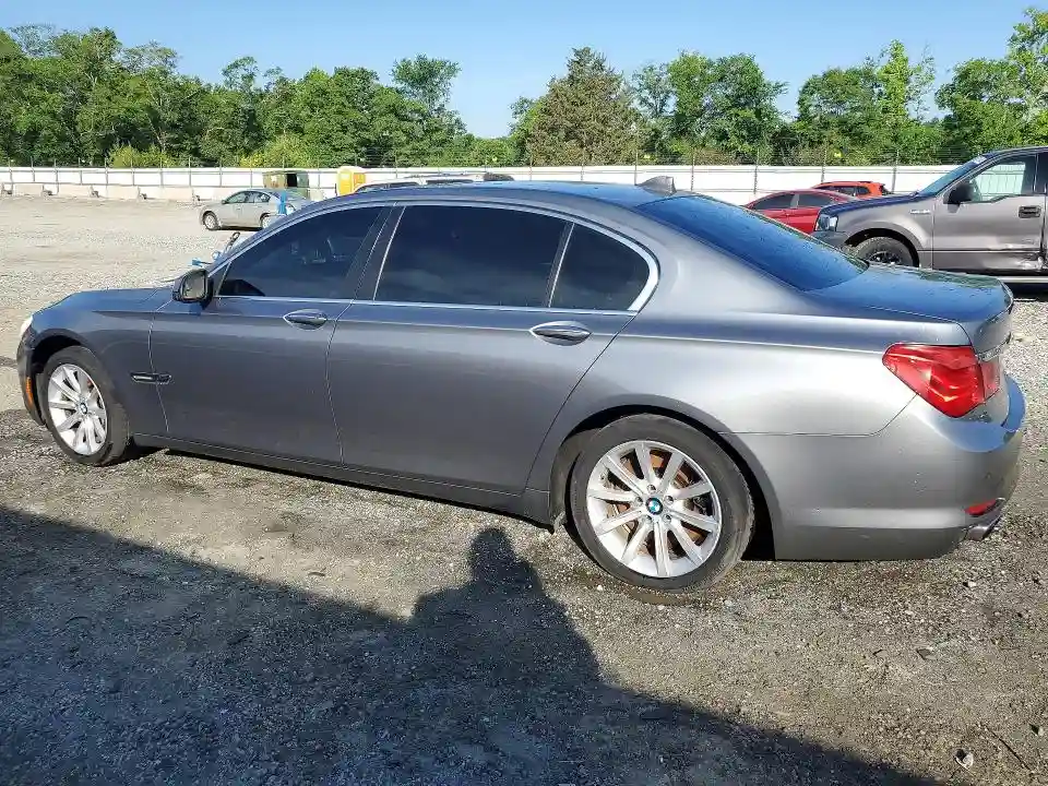 WBAKB8C52CC963698 2012 BMW 7 SERIES-1