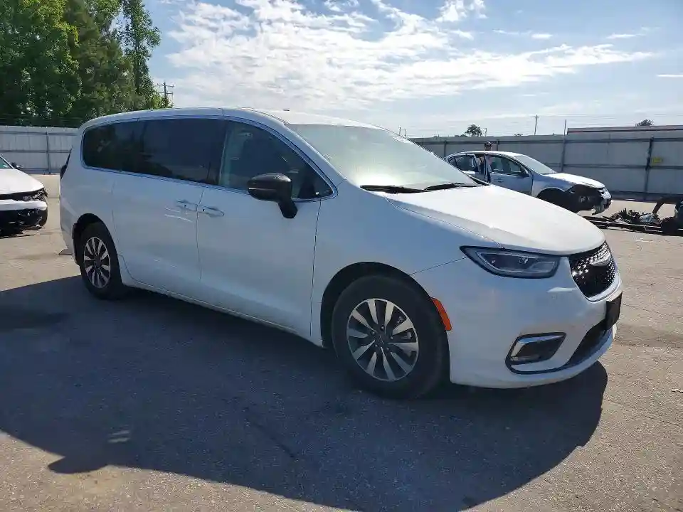 2C4RC1S78RR130903 2024 CHRYSLER PACIFICA-3