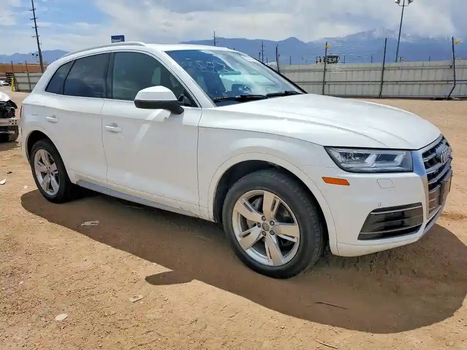 WA1BNAFY5J2141630 2018 AUDI Q5-3