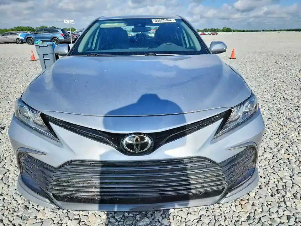 4T1C11AK5NU648008 2022 TOYOTA CAMRY-4