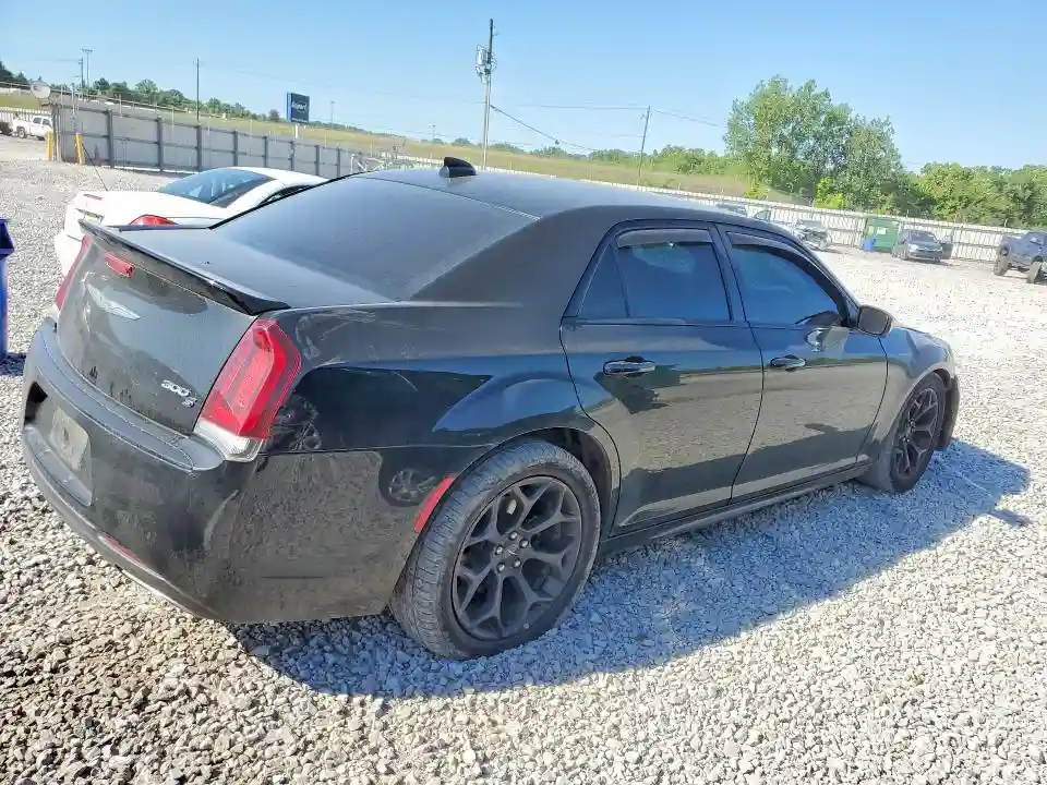 2C3CCABT5KH704909 2019 CHRYSLER 300-2