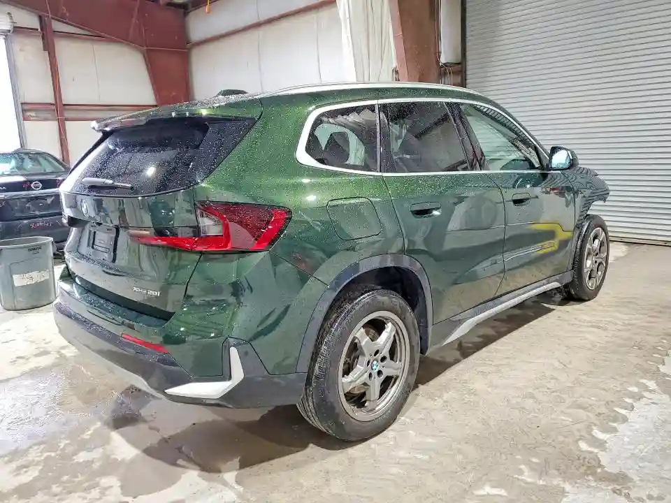 WBX73EF06S5236381 2025 BMW X1-2