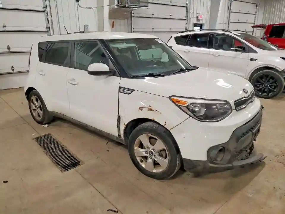 KNDJN2A21J7894570 2018 KIA SOUL-3