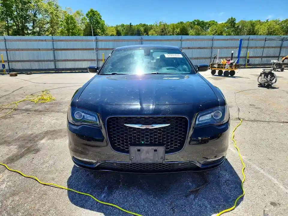 2C3CCABG3JH262150 2018 CHRYSLER 300-4