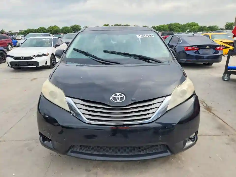 5TDYK3DC2BS120627 2011 TOYOTA SIENNA-4