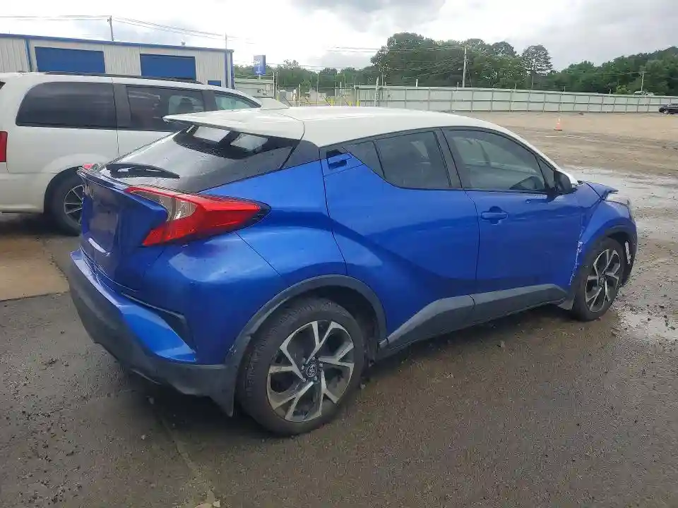 NMTKHMBX2JR055694 2018 TOYOTA C-HR-2