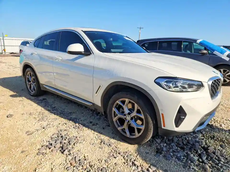 5UX33DT09R9T74413 2024 BMW X4-3