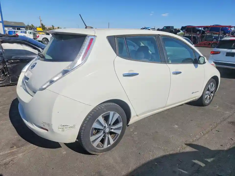 1N4AZ0CPXFC326470 2015 NISSAN LEAF-2