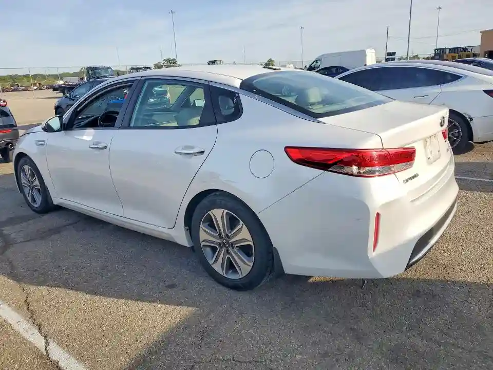 KNAGU4LC6H5005120 2017 KIA OPTIMA-1