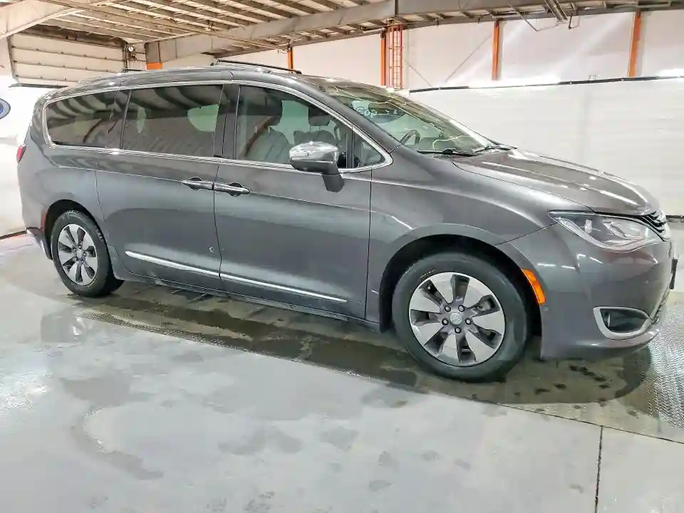 2C4RC1N76JR331327 2018 CHRYSLER PACIFICA-3