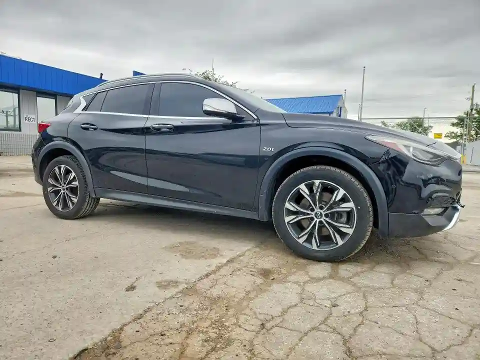 SJKCH5CR1JA051724 2018 INFINITI QX30-3