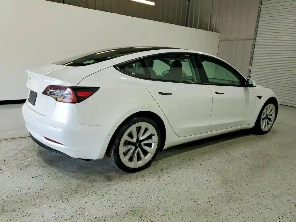 5YJ3E1EA0NF371397 2022 TESLA MODEL 3-2