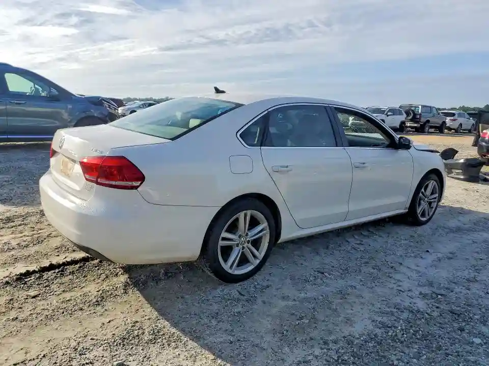 1VWBS7A38EC100824 2014 VOLKSWAGEN PASSAT-2
