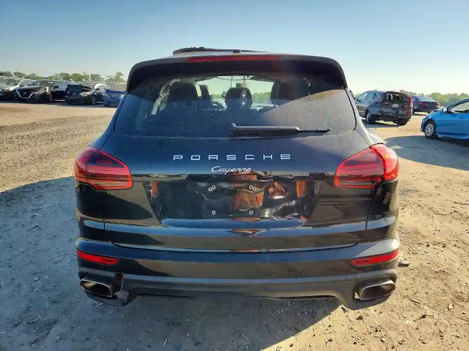 WP1AA2A26HKA91660 2017 PORSCHE CAYENNE-5