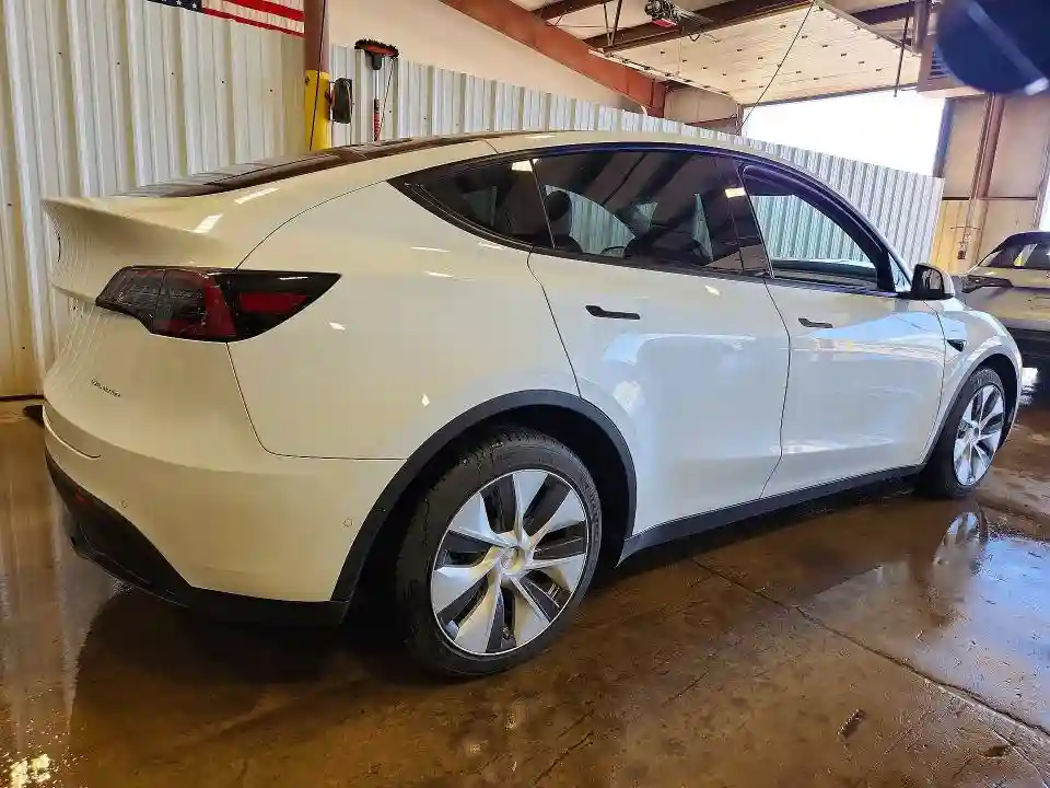 7SAYGDEE2NF331636 2022 TESLA MODEL Y-2