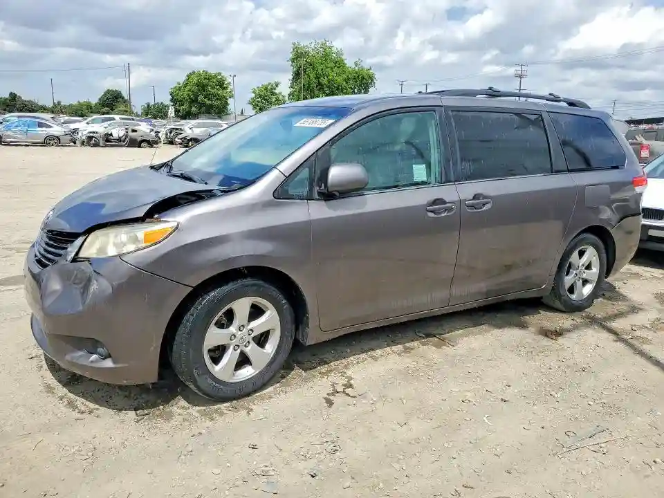 5TDKK3DC6BS090490 2011 TOYOTA SIENNA-0