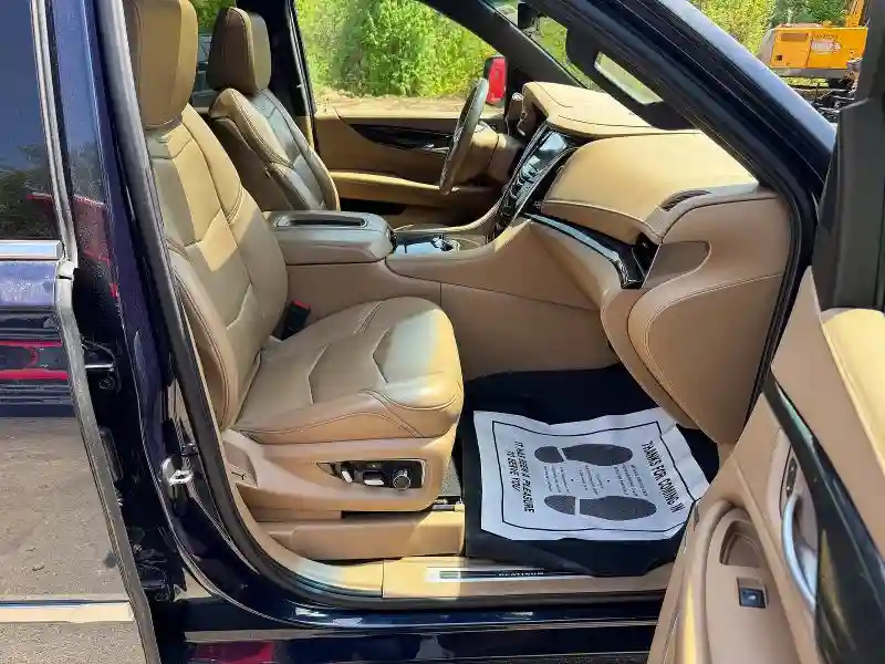 1GYS4KKJ7KR114181 2019 CADILLAC ESCALADE-4