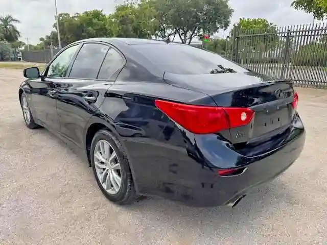 JN1EV7AR8HM835199 2017 INFINITI Q50-1