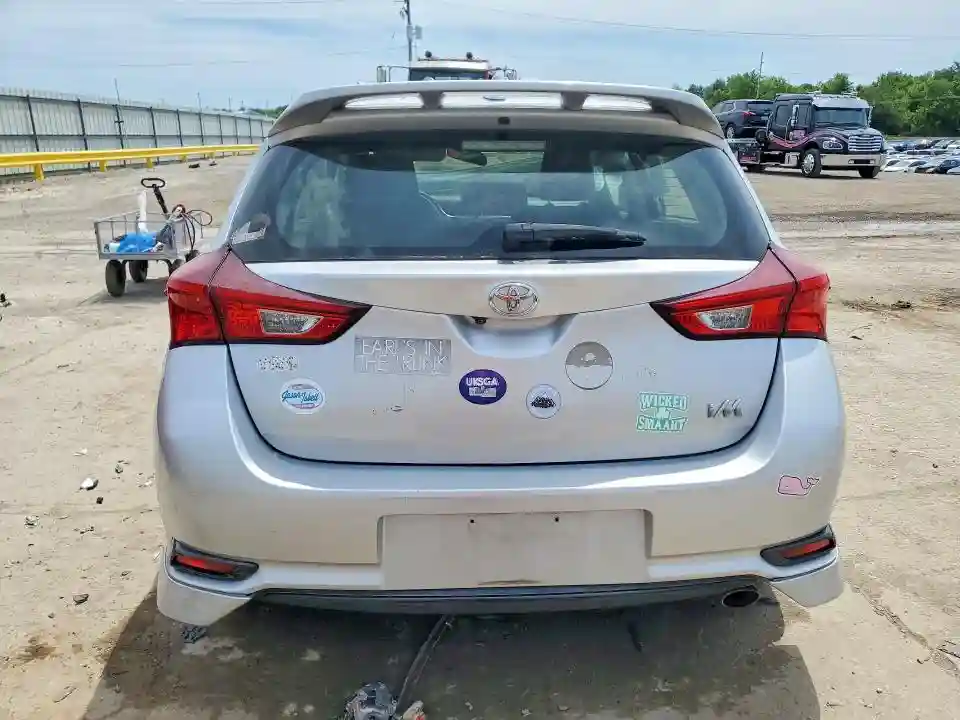 JTNKARJE2JJ574076 2018 TOYOTA COROLLA-5