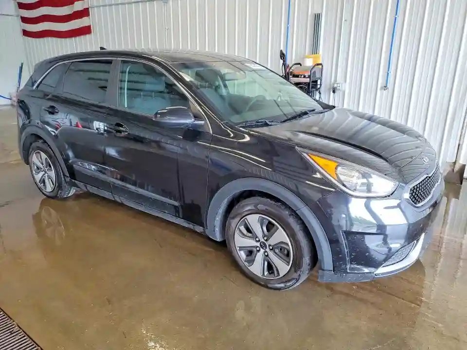 KNDCB3LC3H5067687 2017 KIA NIRO-3