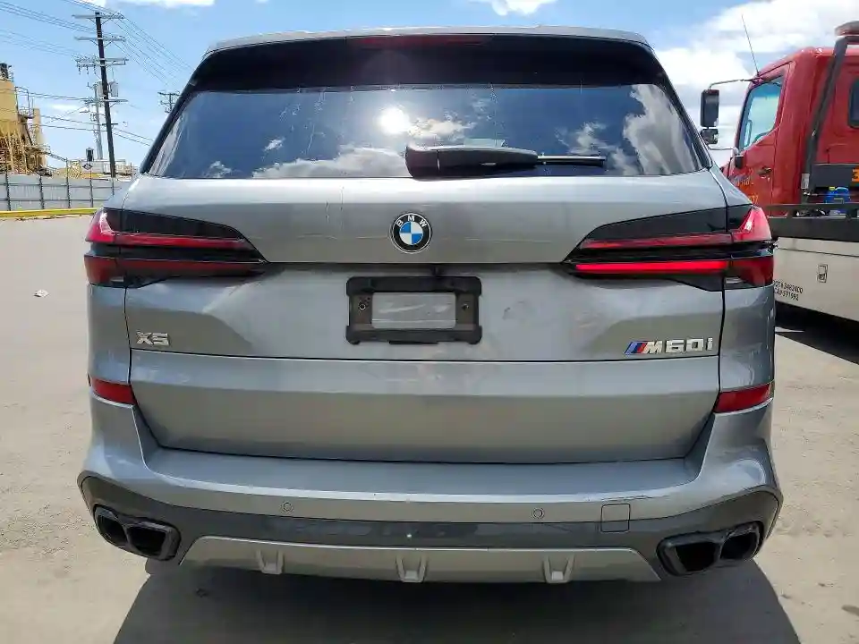 5UX33EU05R9T26024 2024 BMW X5-5