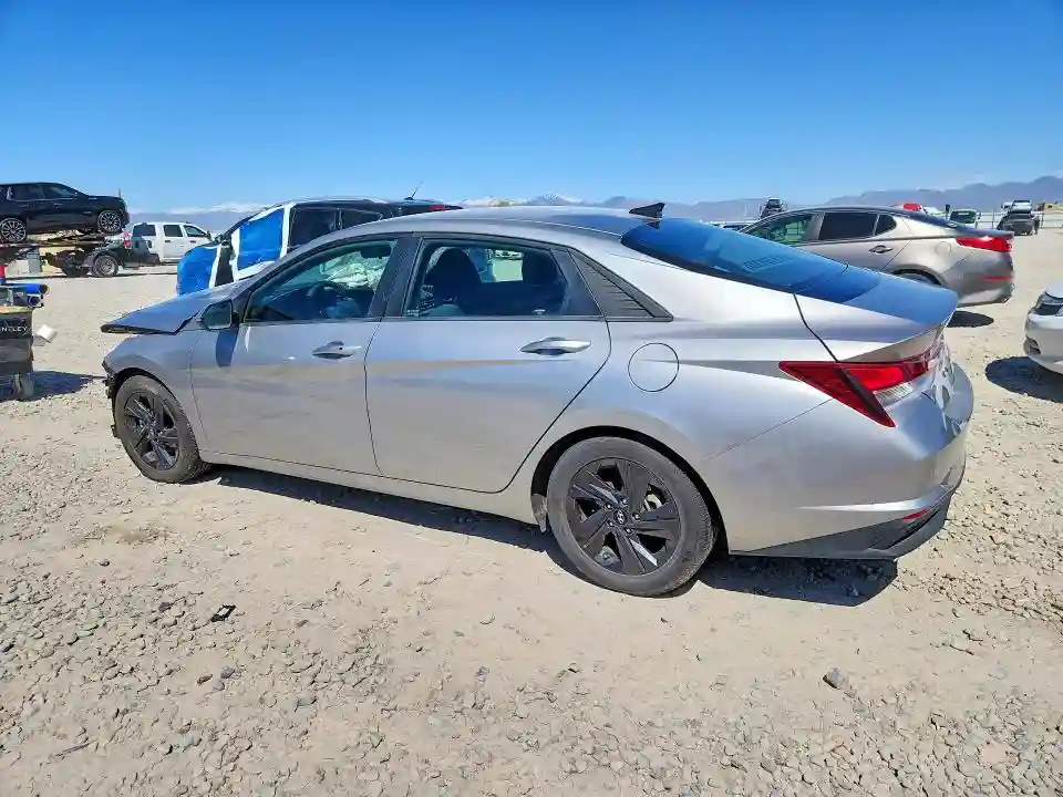 5NPLM4AG0NH075246 2022 HYUNDAI ELANTRA-1